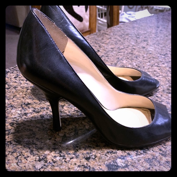 Enzo Angiolini Shoes - Enzo Amgiolini peep toe leather pumps